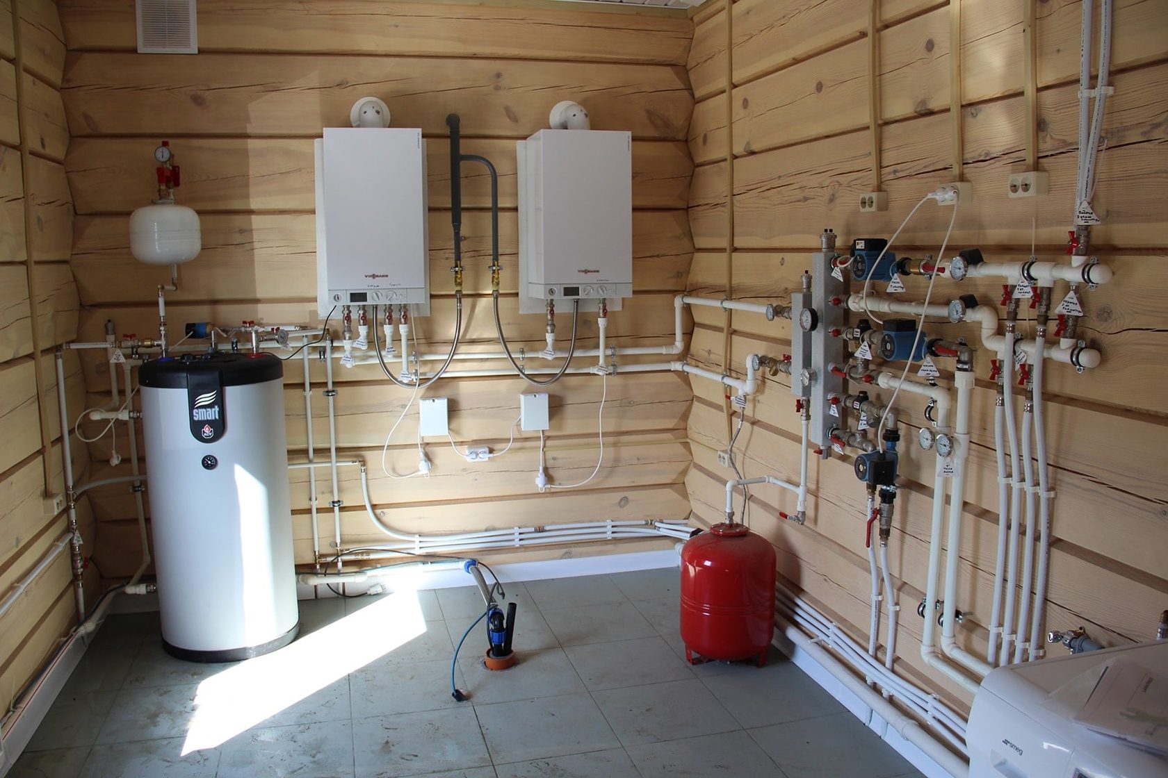 Монтаж систем отопления и водоснабжения дома