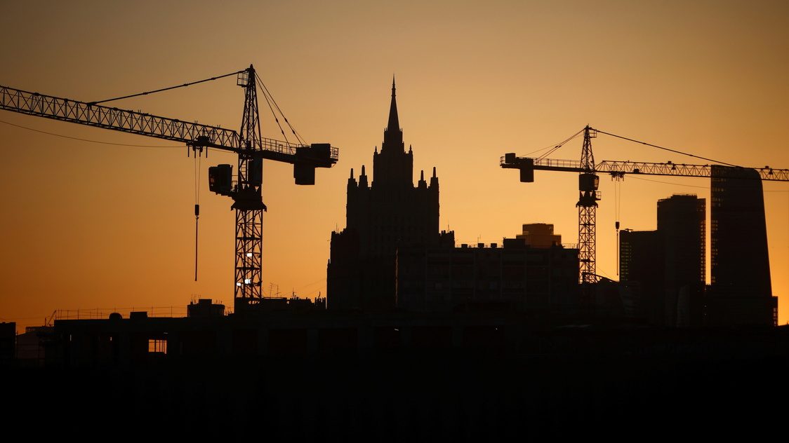 a-view-shows-tower-cranes-during-sunset-in-moscow-2