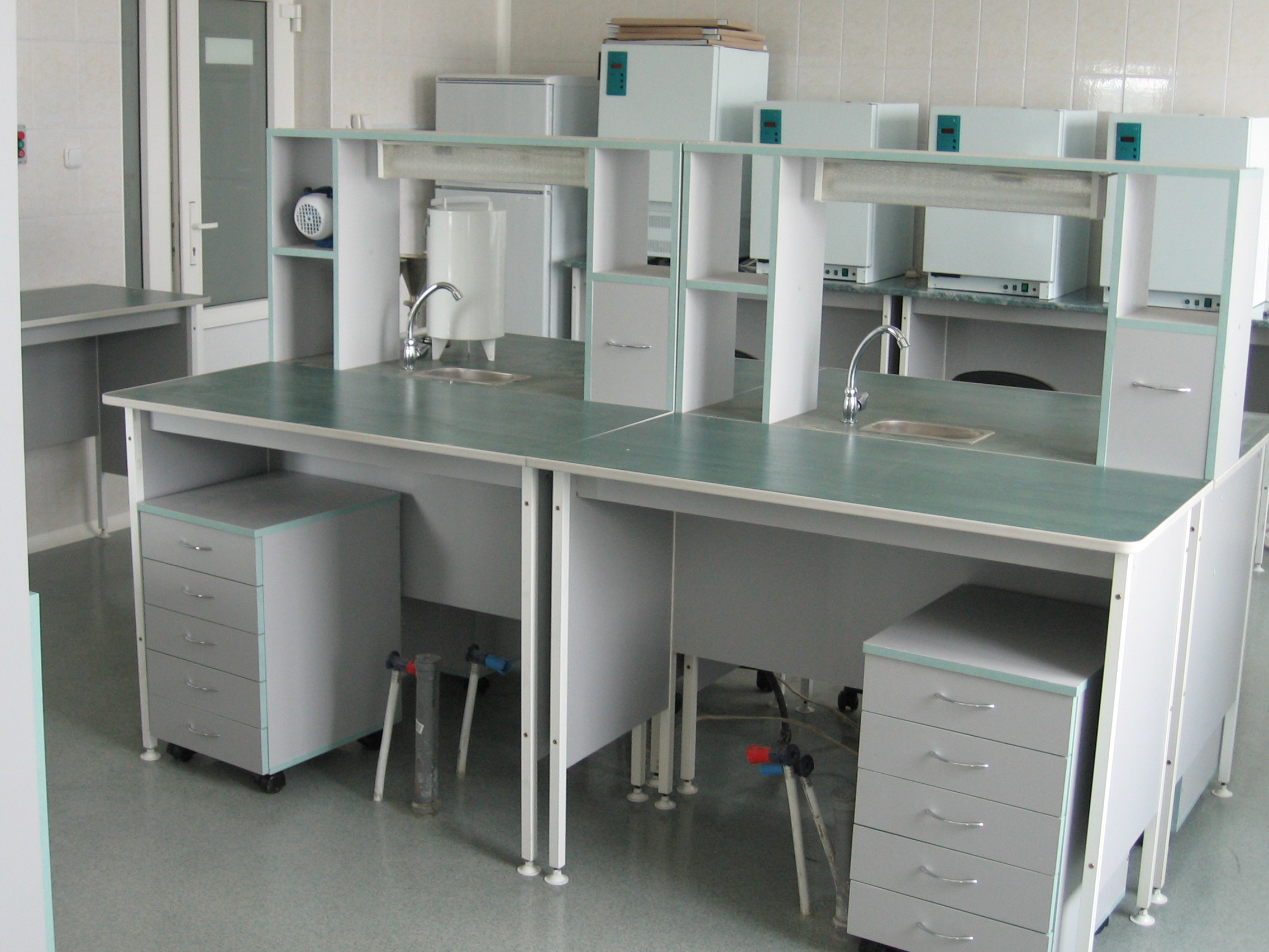 Чем лабораторная мебель отличается от медицинской